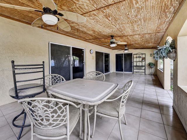 709 NW 177th Ave, Pembroke Pines, FL 33029