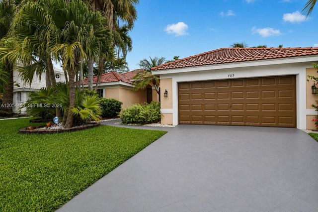 709 NW 177th Ave, Pembroke Pines, FL 33029