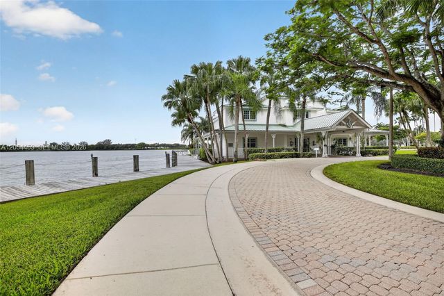 709 NW 177th Ave, Pembroke Pines, FL 33029