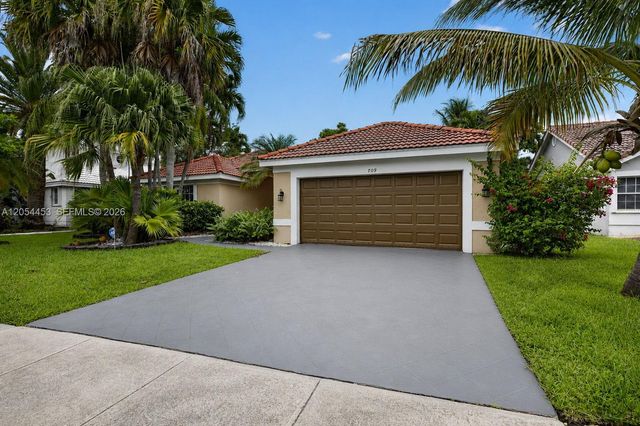 709 NW 177th Ave, Pembroke Pines, FL 33029