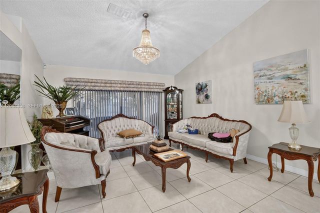 709 NW 177th Ave, Pembroke Pines, FL 33029