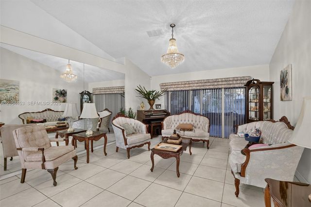 709 NW 177th Ave, Pembroke Pines, FL 33029