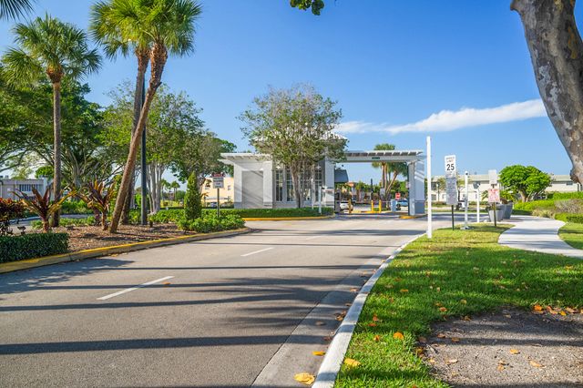 87 Brittany B Avenue B, Delray Beach, FL 33446