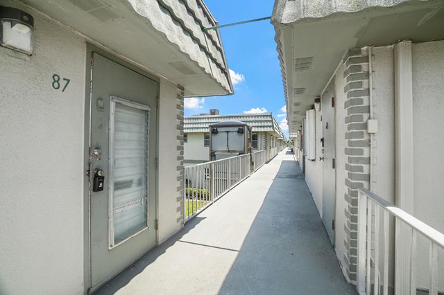 87 Brittany B Avenue B, Delray Beach, FL 33446
