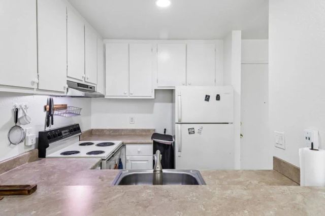 4060 Huerfano Avenue 106, San Diego, CA 92117