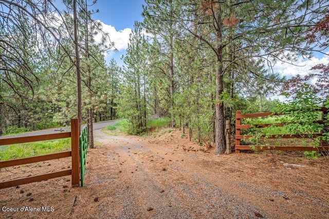 3018 S Signal Point RD, Post Falls, ID 83854