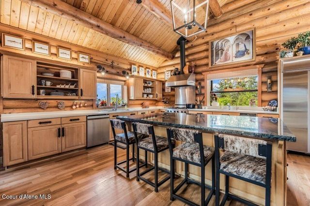 3018 S Signal Point RD, Post Falls, ID 83854