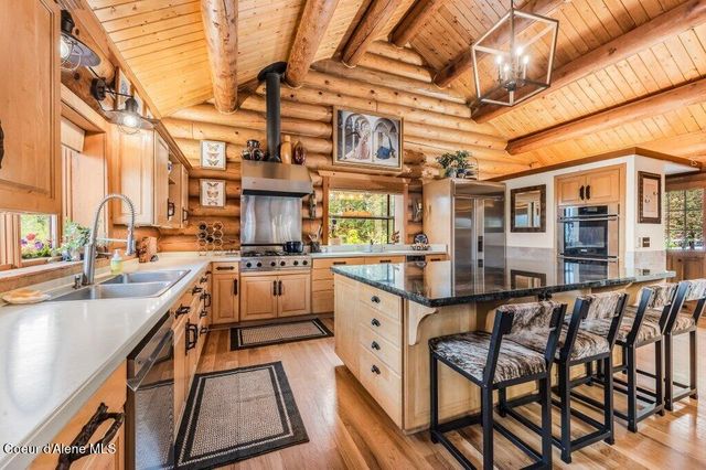 3018 S Signal Point RD, Post Falls, ID 83854