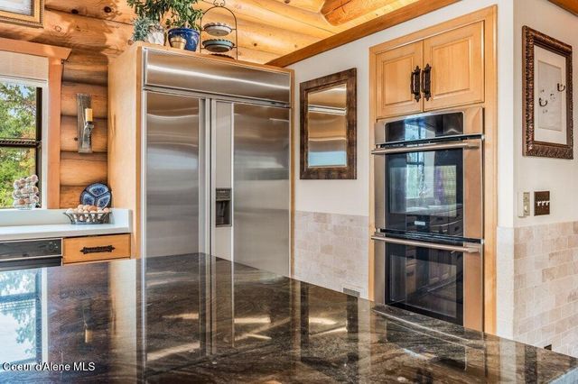 3018 S Signal Point RD, Post Falls, ID 83854