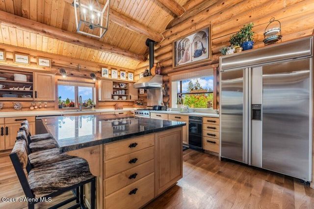 3018 S Signal Point RD, Post Falls, ID 83854