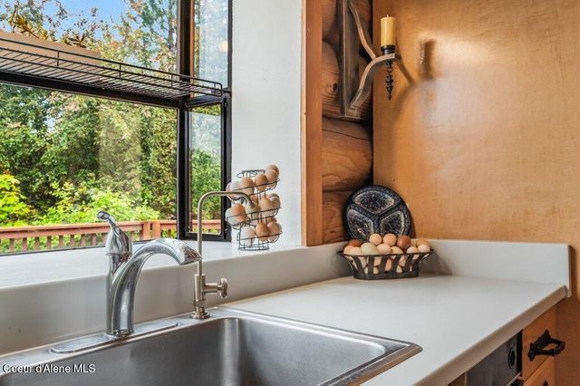 3018 S Signal Point RD, Post Falls, ID 83854