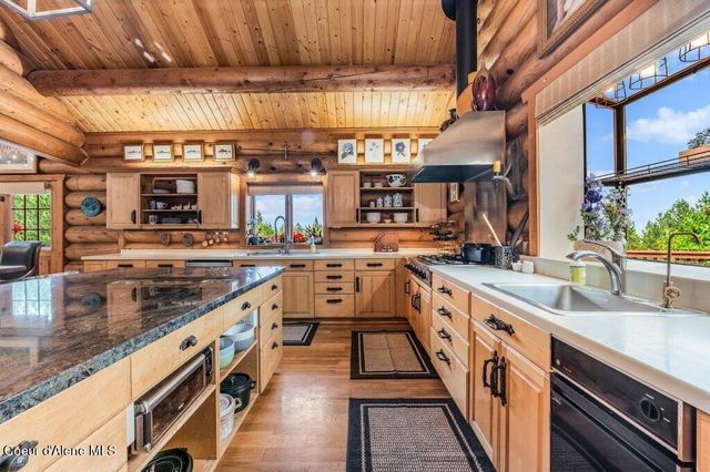 3018 S Signal Point RD, Post Falls, ID 83854