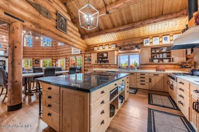 3018 S Signal Point RD, Post Falls, ID 83854