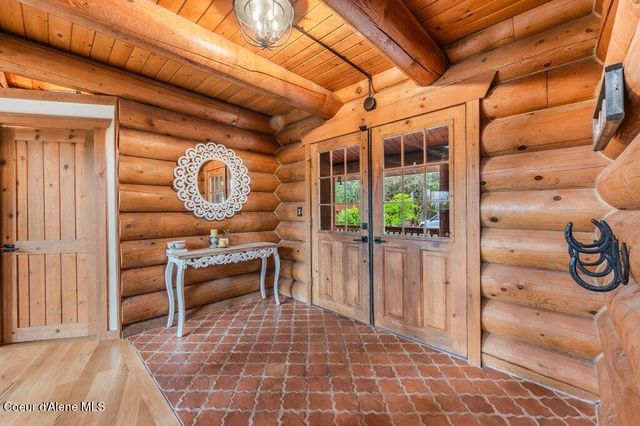 3018 S Signal Point RD, Post Falls, ID 83854