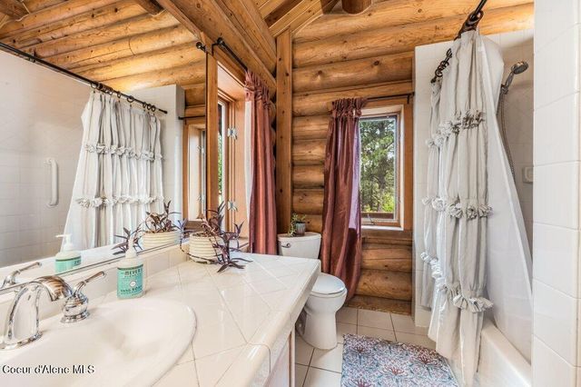 3018 S Signal Point RD, Post Falls, ID 83854