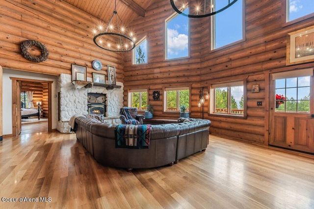 3018 S Signal Point RD, Post Falls, ID 83854