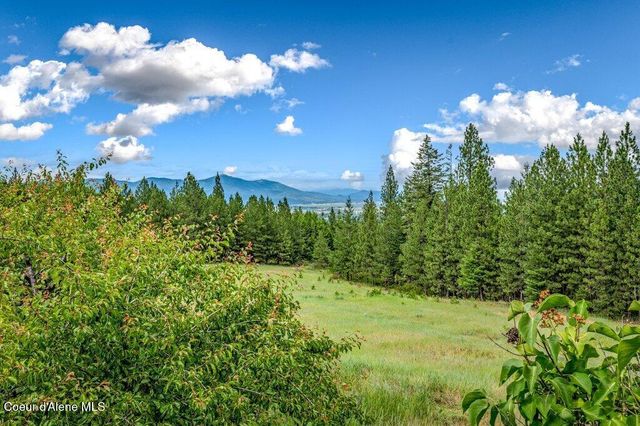 3018 S Signal Point RD, Post Falls, ID 83854