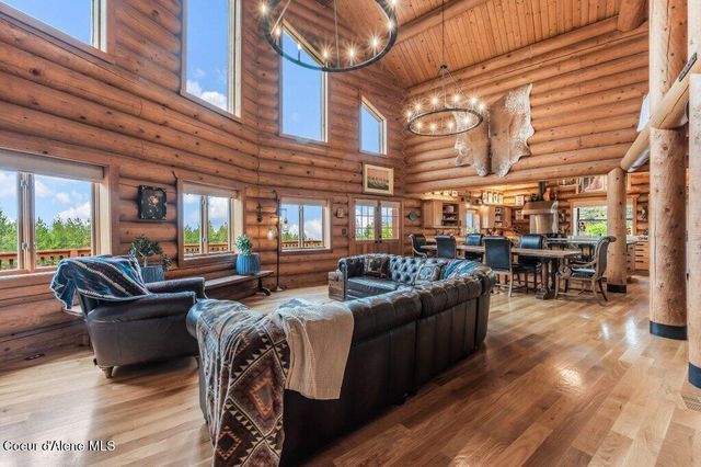 3018 S Signal Point RD, Post Falls, ID 83854