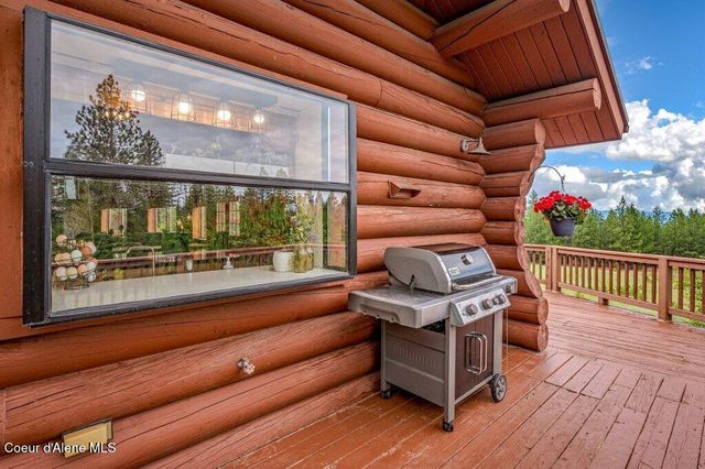 3018 S Signal Point RD, Post Falls, ID 83854