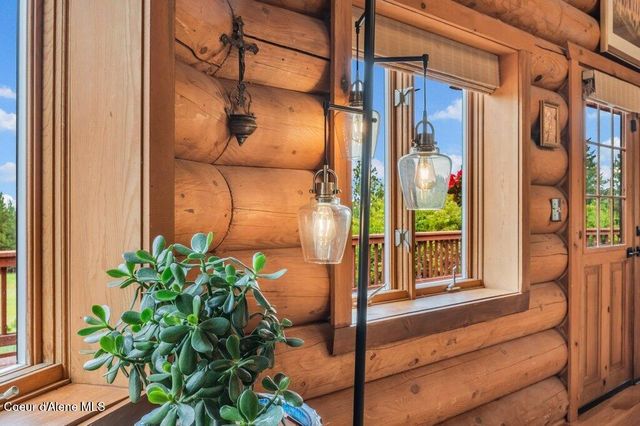 3018 S Signal Point RD, Post Falls, ID 83854