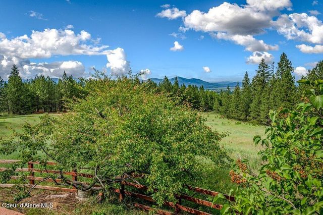 3018 S Signal Point RD, Post Falls, ID 83854