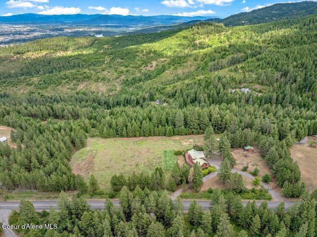 3018 S Signal Point RD, Post Falls, ID 83854