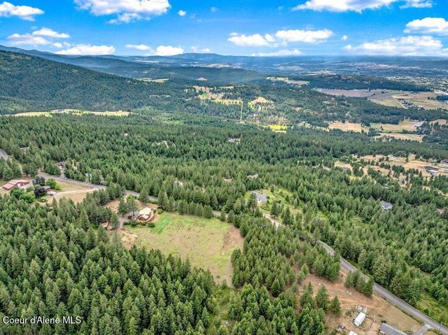 3018 S Signal Point RD, Post Falls, ID 83854