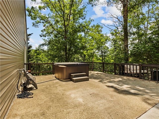 791 Suncrest Road, Charleston, WV 25303
