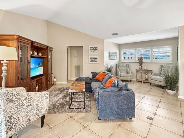 1127 E Seminole Avenue 8a, Jupiter, FL 33477