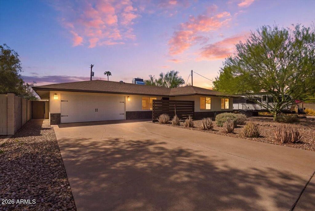 1209 W MEDLOCK Drive, Phoenix, AZ 85013 — exterior