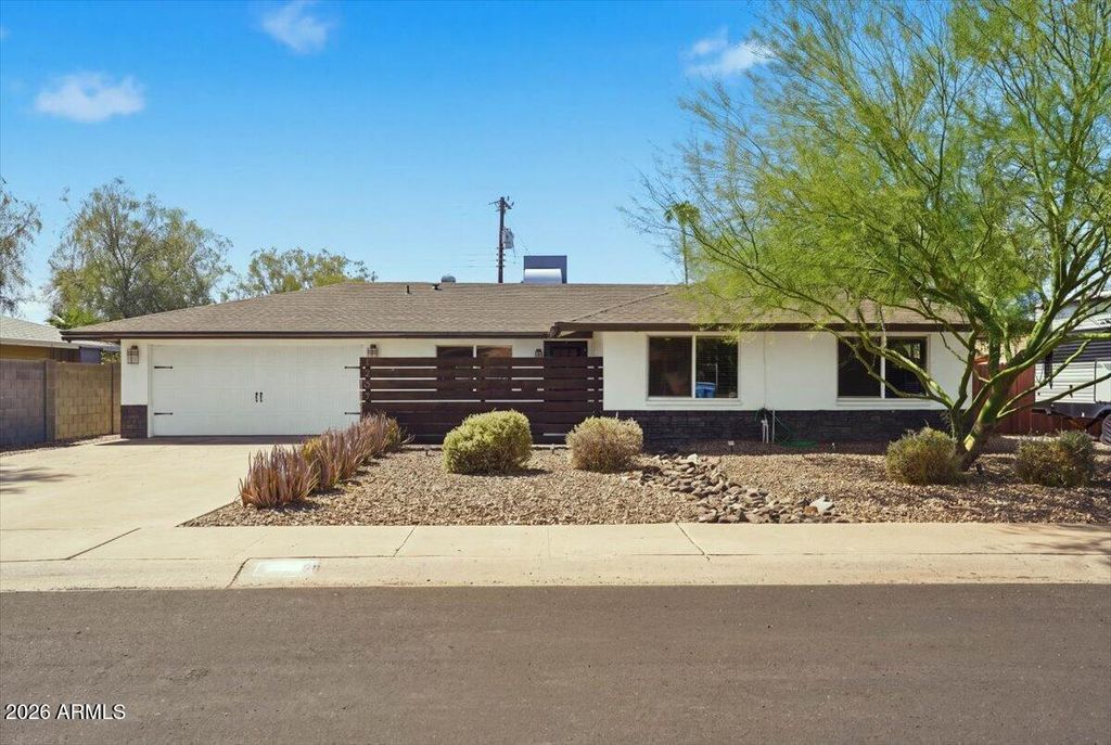 1209 W MEDLOCK Drive, Phoenix, AZ 85013 — photo 2