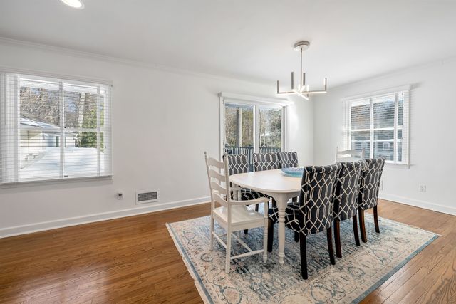 15 KENWOOD DR, Woodcliff Lake, NJ 07677