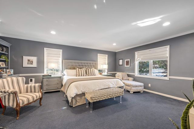 15 KENWOOD DR, Woodcliff Lake, NJ 07677