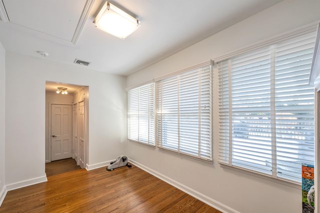 15 KENWOOD DR, Woodcliff Lake, NJ 07677