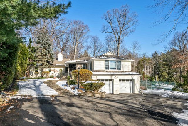 15 KENWOOD DR, Woodcliff Lake, NJ 07677