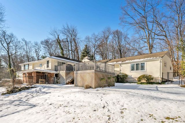 15 KENWOOD DR, Woodcliff Lake, NJ 07677