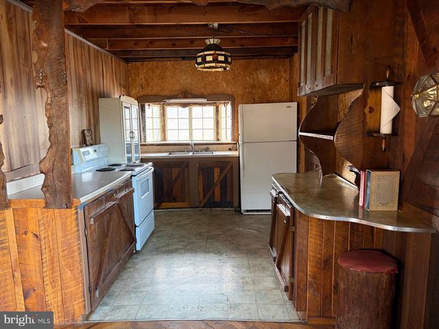 986 RUSHING RIVER RD, Augusta, WV 26704