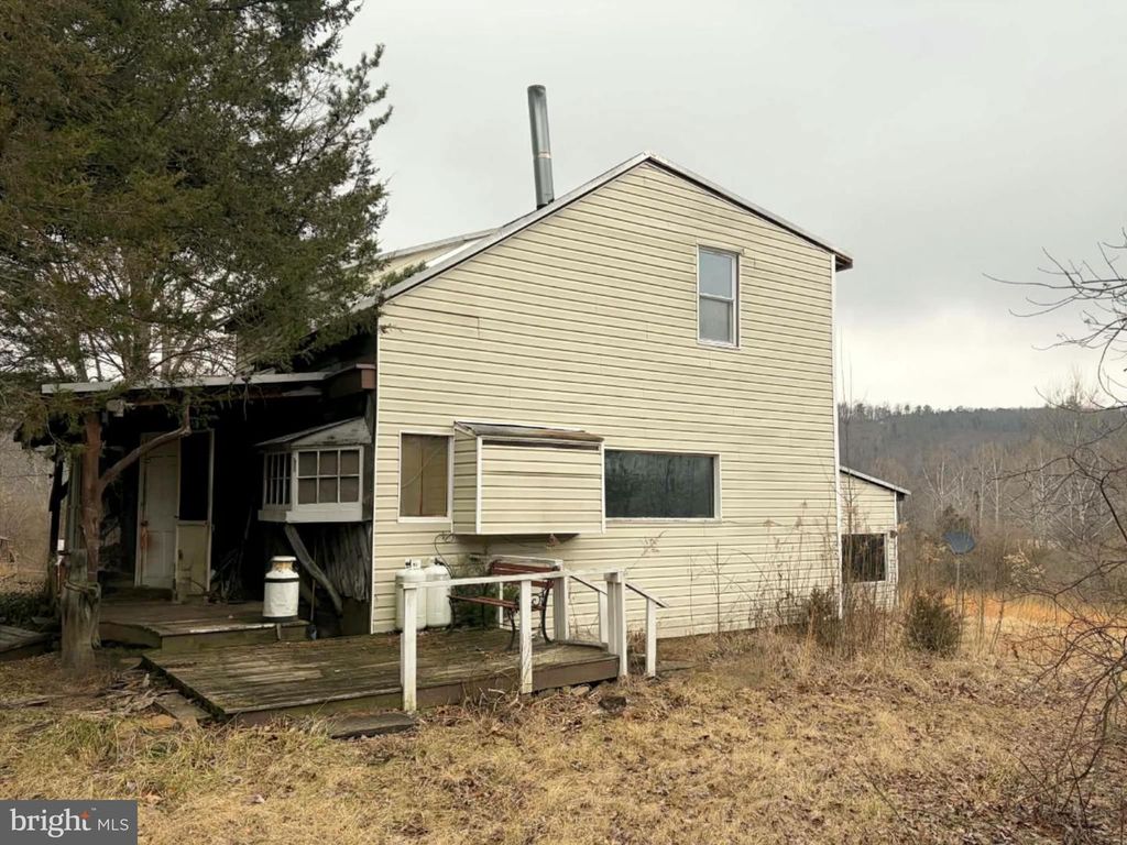 986 RUSHING RIVER RD, Augusta, WV 26704