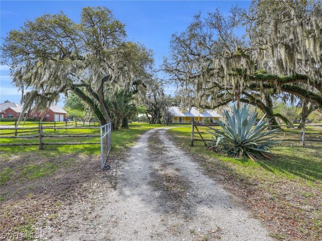 1712 Frontier CIR, Labelle, FL 33935