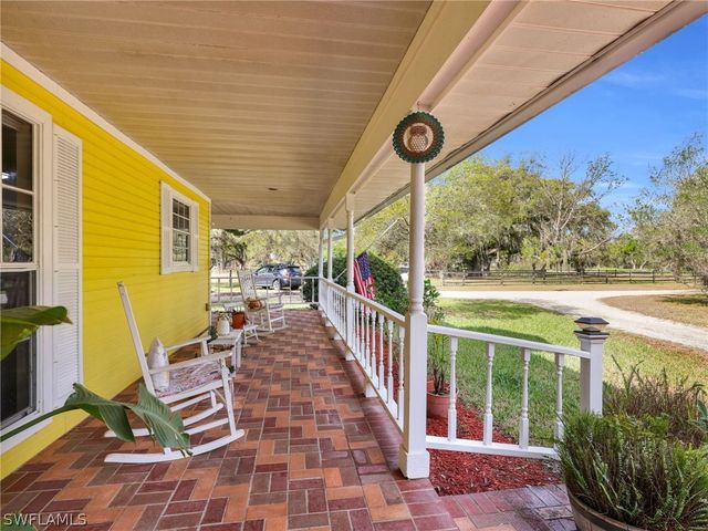 1712 Frontier CIR, Labelle, FL 33935