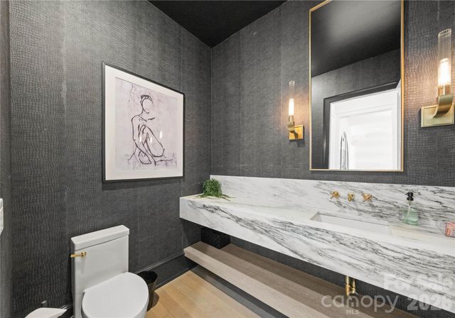 2610 Sedley Road, Charlotte, NC 28211