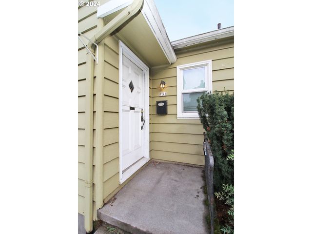 1805 Ne 8TH Ave, Portland, OR 97212