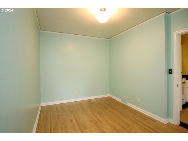 1805 Ne 8TH Ave, Portland, OR 97212