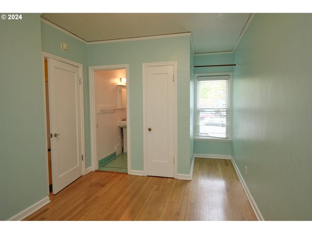 1805 Ne 8TH Ave, Portland, OR 97212