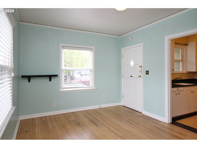 1805 Ne 8TH Ave, Portland, OR 97212