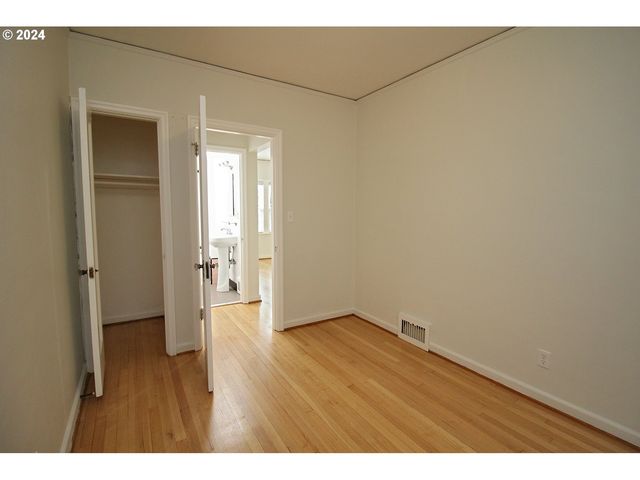 1805 Ne 8TH Ave, Portland, OR 97212