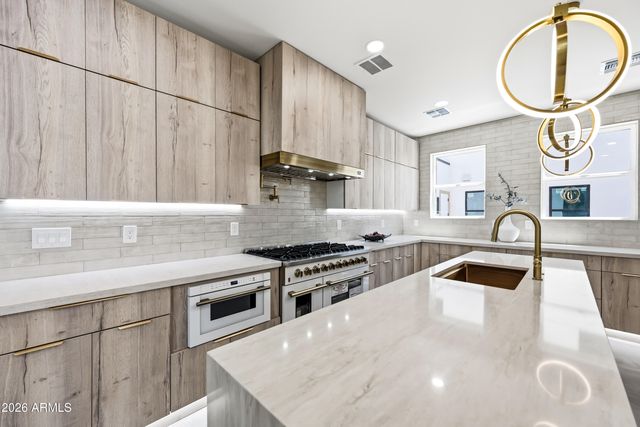 4008 N 34TH Street, Phoenix, AZ 85018