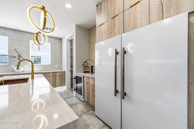 4008 N 34TH Street, Phoenix, AZ 85018