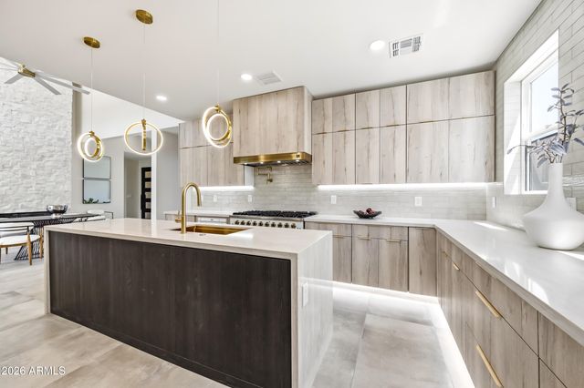 4008 N 34TH Street, Phoenix, AZ 85018