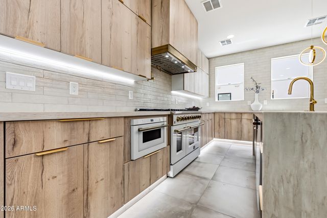 4008 N 34TH Street, Phoenix, AZ 85018